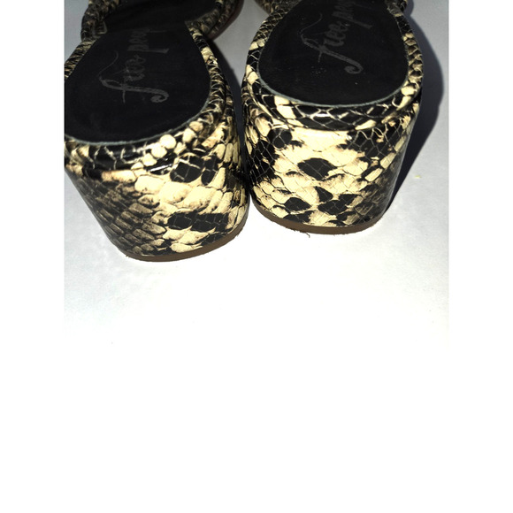 Free‎ People Petra Size 36 US 6 Slip On Heel Sandals Strappy Python Snake Print - Picture 8 of 10